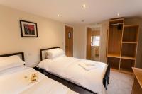 Twin Room with Private Bathroom
