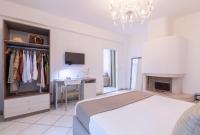 Deluxe Suite with Hot Tub