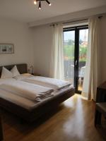 Single Room with Balcony and Mountain View
