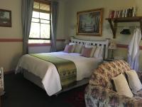 Queen Suite with Spa Bath - Maid's