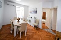 Appartamento con 3 Camere da Letto