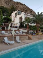 Villa del Golfo Urio with swimming pool shared by the two apartments it is essential to have a car - Chambres d'hôtes Santa Flavia