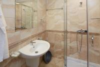 Estudio con cama doble
