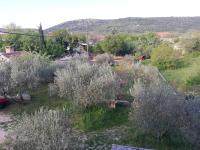 Spacious family apartment with parking in the shade and barbecue house - B&B
