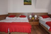 Dreibettzimmer mit eigenem externen Bad