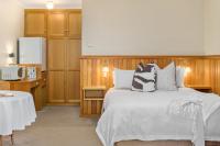 Queen Room with Garden View Unit 5 - No Breakfast