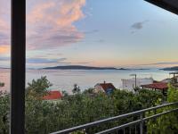 B&B Trogir - Hugh luxury house with 3 big terrace and sea view - Bed and Breakfast Trogir