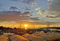 Lovely apartment near the beach with a sea view - B&B Parenzo