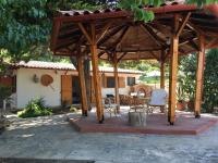 Charming Beach Cottage - Paradise on Earth - B&B Loutráki