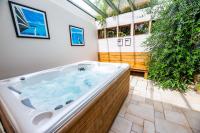 One-Bedroom Holiday Home with Private Hot Tub and Access to Pool and Spa