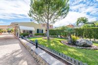 Finca Son Macia, amplia piscina, jardines en Selva, cerca de playas - Bed and Breakfast