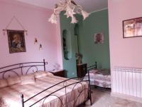 Camera Tripla con Bagno in Comune