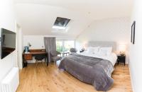 Deluxe Double Room with Shower