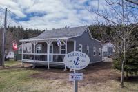 Family Ties Vacation Home - Greenham House - B&B Twillingate