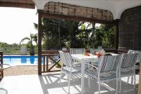 Kokogrove Chalets - Chambres d’hôtes Anse Royale