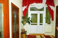 Kamer met Queensize Bed en Gedeelde Badkamer