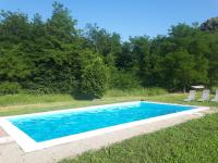 Farmica, Bed&Breakfast, Bazen izdvojen nekoliko minuta hoda - B&B Đurđevac