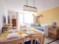 Appartement met 2 Slaapkamers en Uitzicht op het Zwembad