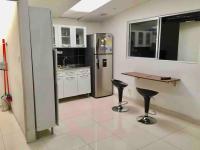 SPACIOUS 2 BEDROOM APARTMENT CENTRAL LOCATION 101 - B&B