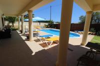 VILLA EBER - independent 1 & 2 bedroom apartments, pool, air con, fast Wi-Fi, near old town of Albufeira and beaches - Chambres d'hôtes Albufeira