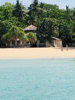 Moon Isle Beach Bungalow - Bed and Breakfast