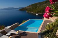 Villa Kastos - Stylish Luxury Villa with Direct Sea Access - Chambres d’hôtes