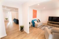 Contemporary ‘Esprit’ with river reserve access - B&B