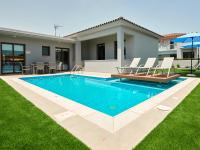 Angie Luxury Beach Villas - B&B
