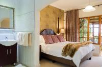 Queen Room - Green Hoopoe Suite