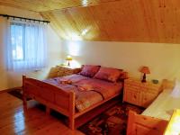 Dreibettzimmer mit Gemeinschaftsbad