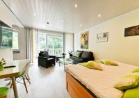 Apartment mit Balkon