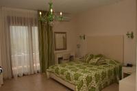 Studio with Sofa Bed