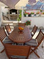 Apartamento de 2 dormitorios con balcón y vistas al mar