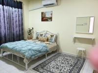 AUNI & AUJI HOMESTAY KEMAMAN - B&B Kampong Kemaman