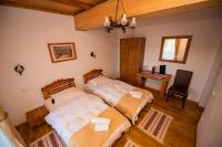 Tweepersoonskamer met 2 Aparte Bedden en Badkamer