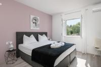 Double Room with Mountain View 1