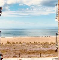 Lets Holidays New Flat Beachfront In Castelldefels - B&B