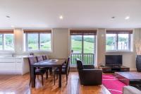 3 BR Ski View - Upstairs - Non-Smoking