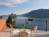 Camera Matrimoniale/Doppia con Letti Singoli con Balcone e Vista Lago