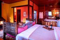 Deluxe Suite with Spa Bath