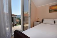 Appartamento con 3 Camere da Letto e con Balcone