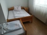 Chambre Triple avec Salle de Bains Privative Séparée
