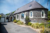 B&B Laugharne - The Old School - Beautiful School House, quiet location near the coast - Bed and Breakfast Laugharne
