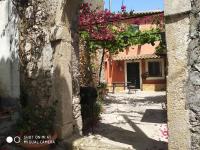 Antigoni - Traditional house in village - B&B