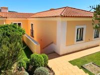Villa with swimming pool in Golf Resort - B&B