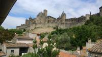 B&B Carcassonne - Face à la Cité une vue SUBLIME - Bed and Breakfast Carcassonne