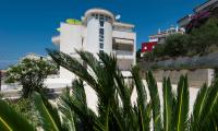Apartments Bila Villa - Bed and Breakfast Podstrana