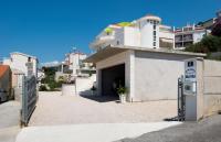 Apartments Bila Villa - Ferienwohnung Podstrana