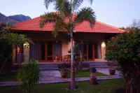 Bungalow with Patio