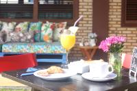 Pousada Dona Santinha - B&B